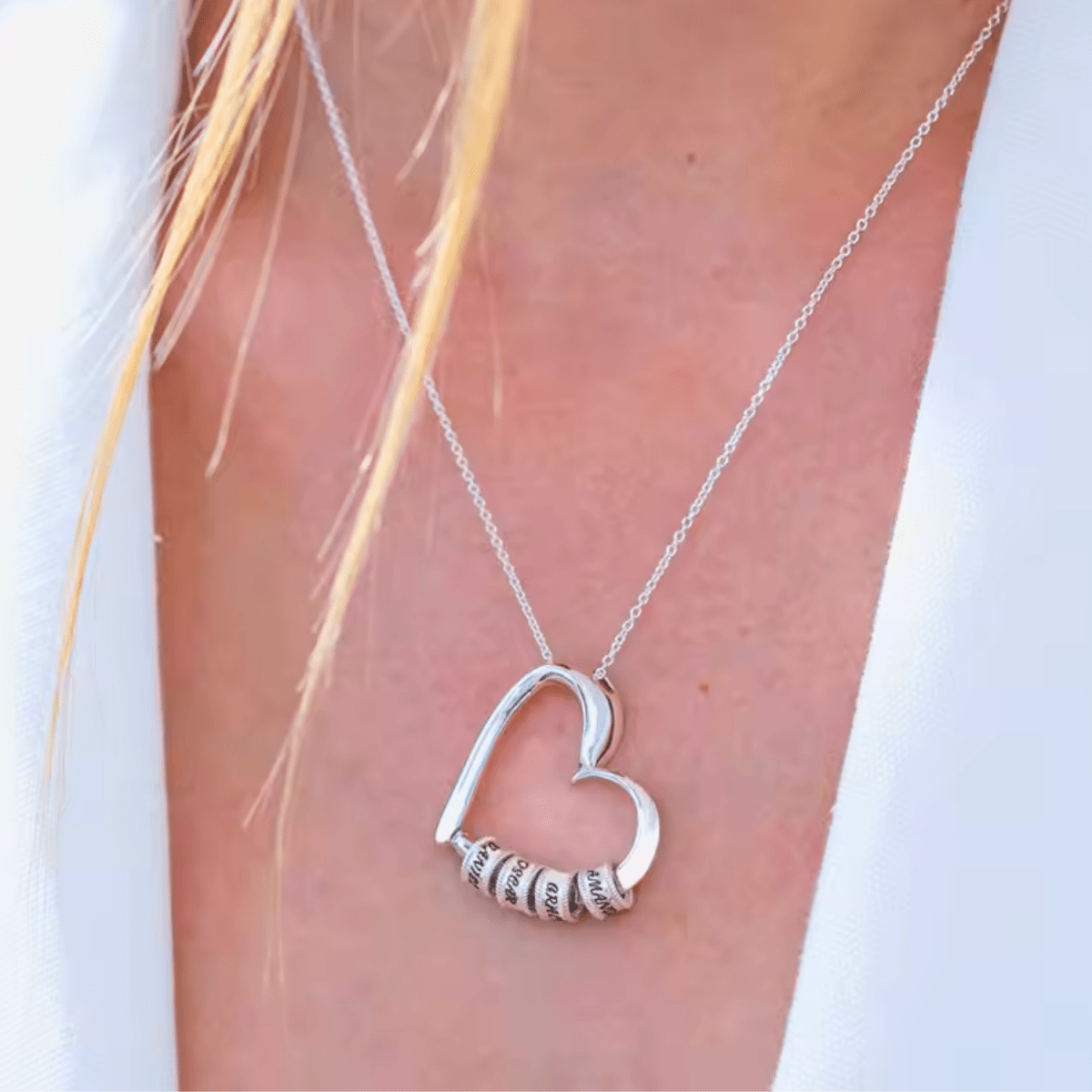 Halsband med 1–5 Namn i Hjärthänge – Guld, Silver & Rosé | Diamanta Heartbond™