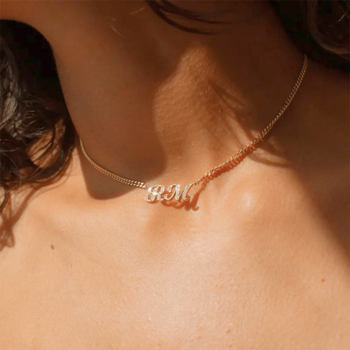Personligt Namnhalsband med Zirkoner i Guld - Diamanta™