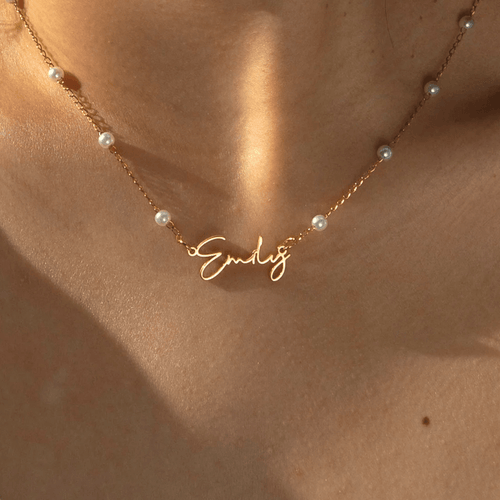 Personligt Namnhalsband med Pärlor – Diamanta Signature™