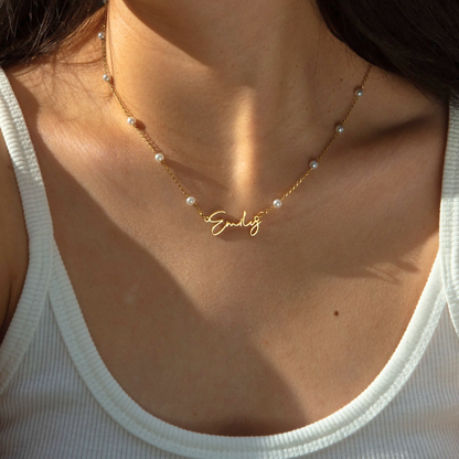 Personligt Namnhalsband med Pärlor – Diamanta Signature™