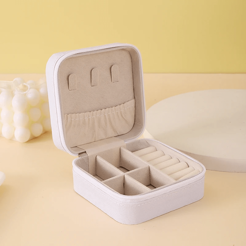 Kompakt smyckesbox i 4 färger – perfekt för resan | Diamanta Pocket Vault™