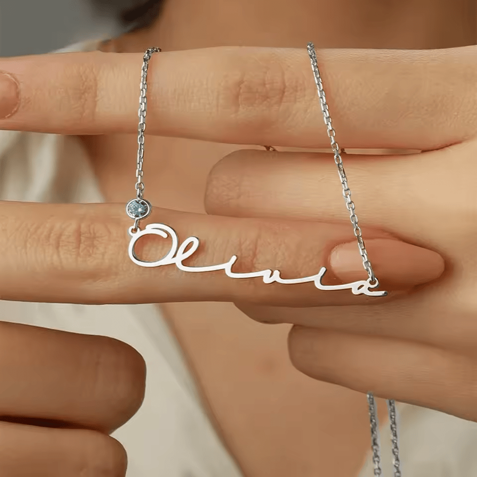 Namnhalsband med födelsesten – Diamanta EverGem™