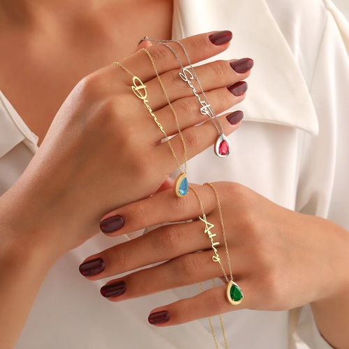 Födelsesten & Namn Halsband i Guld eller Silver – Diamanta Celestial Spark™