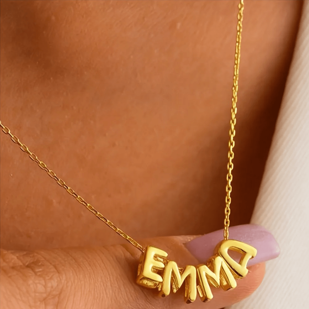 Personligt namnhalsband med 3D-bokstäver Diamanta BoldLetter™