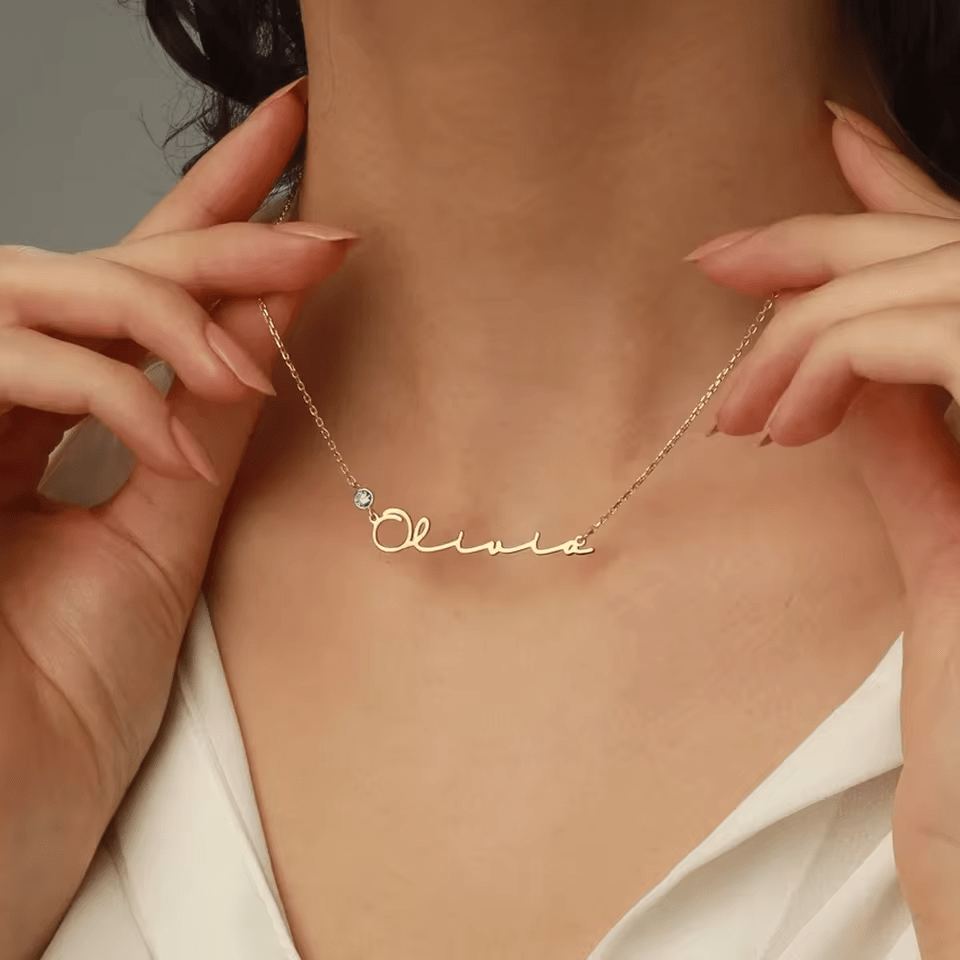 Namnhalsband med födelsesten – Diamanta EverGem™