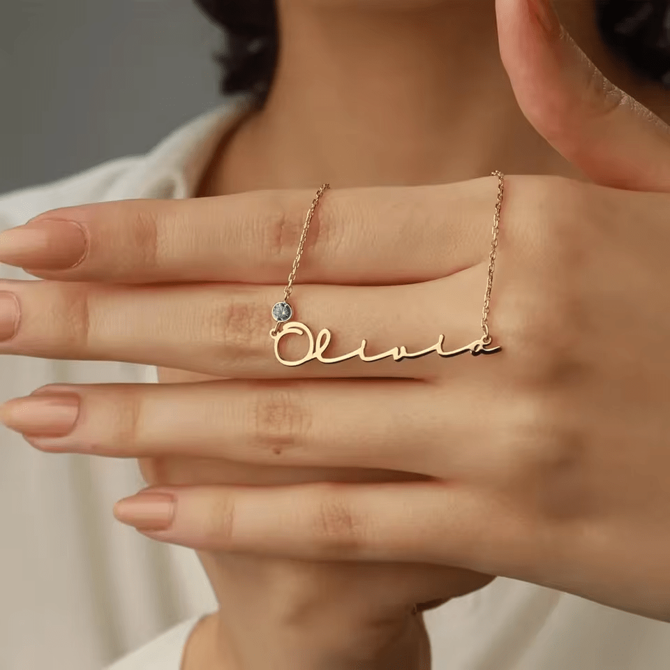 Namnhalsband med födelsesten – Diamanta EverGem™