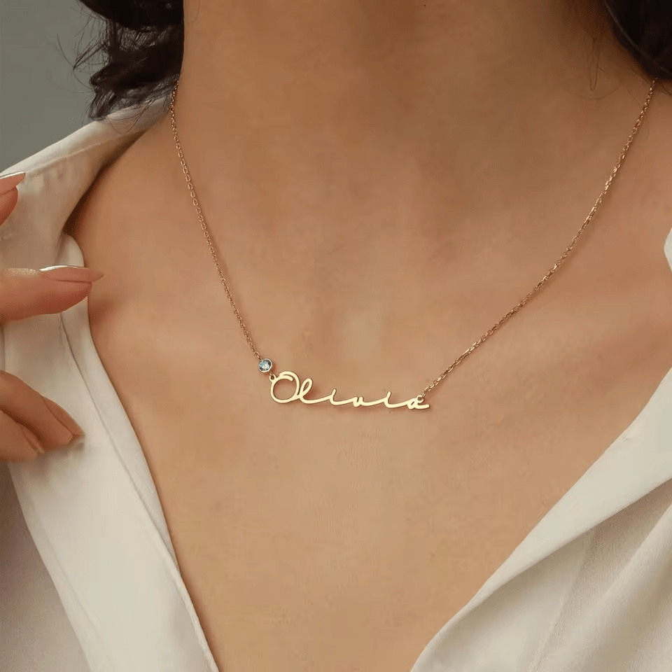 Namnhalsband med födelsesten – Diamanta EverGem™