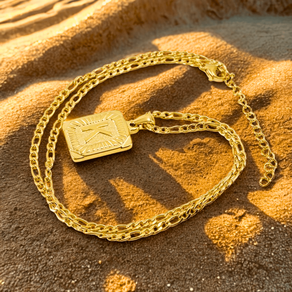 Diamanta Initial™ A–Z – Personligt Bokstavshalsband i Guld (Rostfritt Stål)